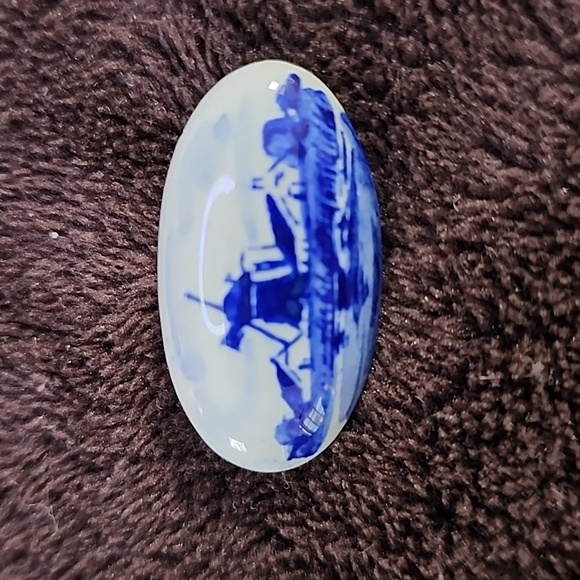 Delft Windmill Pin - Picture 4 of 4